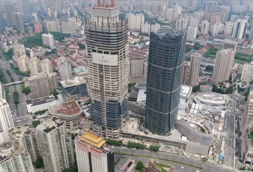 徐家汇中心 T1 塔楼竣工，现代设计风格成亮点