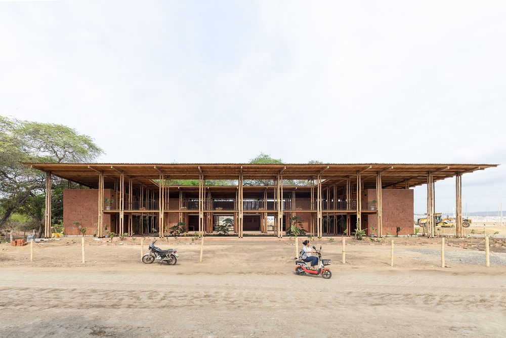 Community Productive Development Center Las Tejedoras / Natura Futura Arquitectura + Juan Carlos Bamba