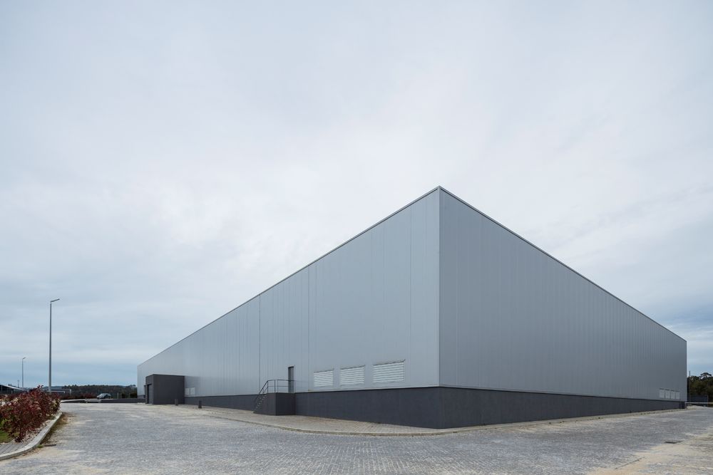 UnidadeIndustrialDuvalli | 现代工业建筑的设计典范
