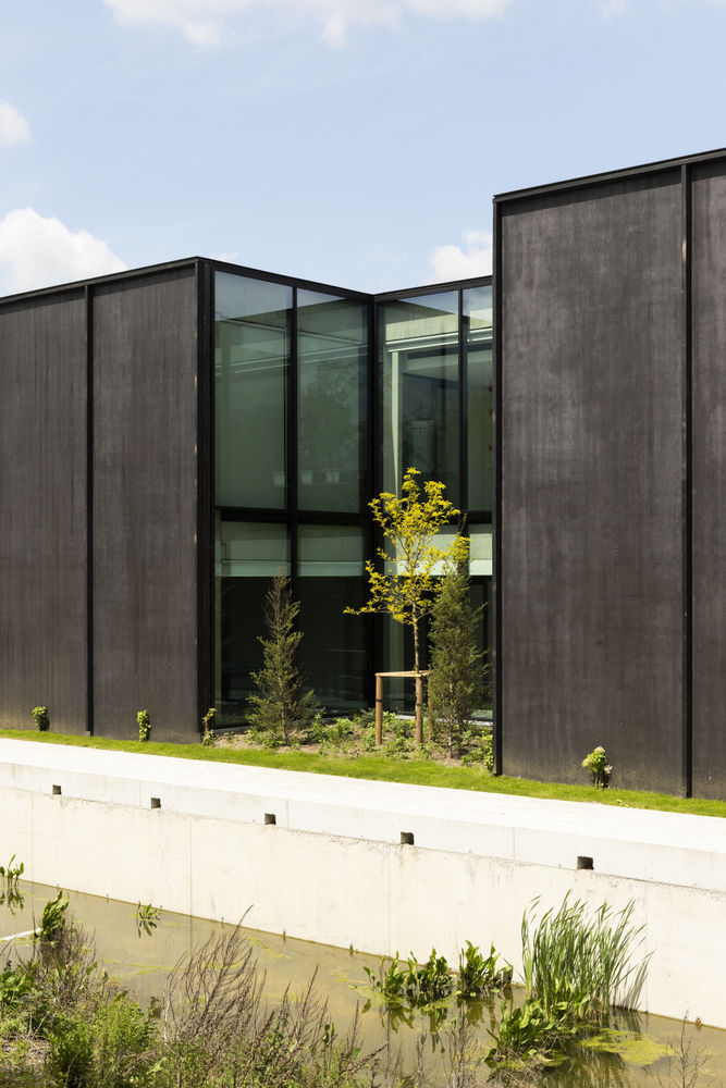 Bramier Fire Station / Bureau DBG