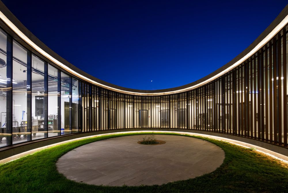 38°30° Cheese Factory | 现代工业风与自然共生