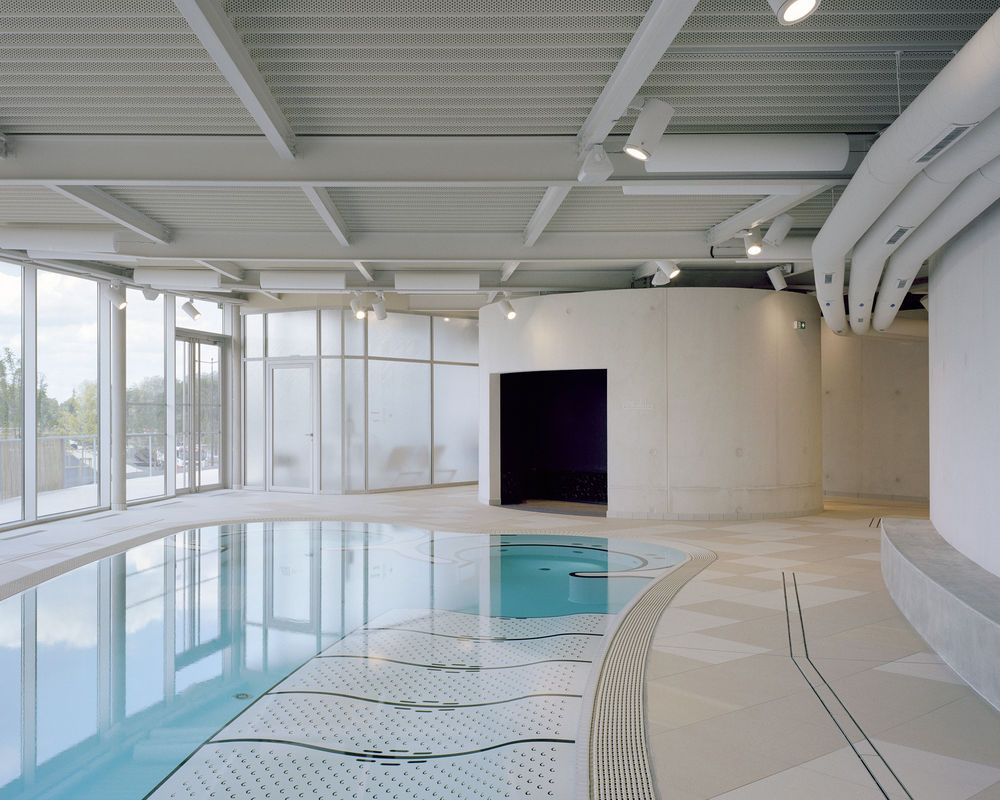 Balsaneo Aquatic Center / Mikou Studio