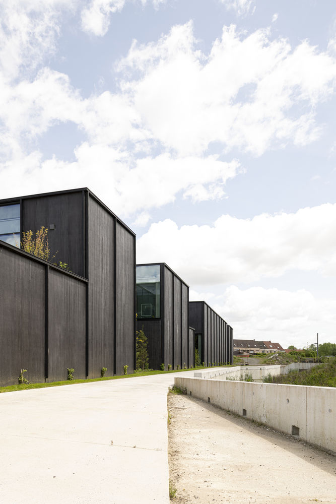 Bramier Fire Station / Bureau DBG