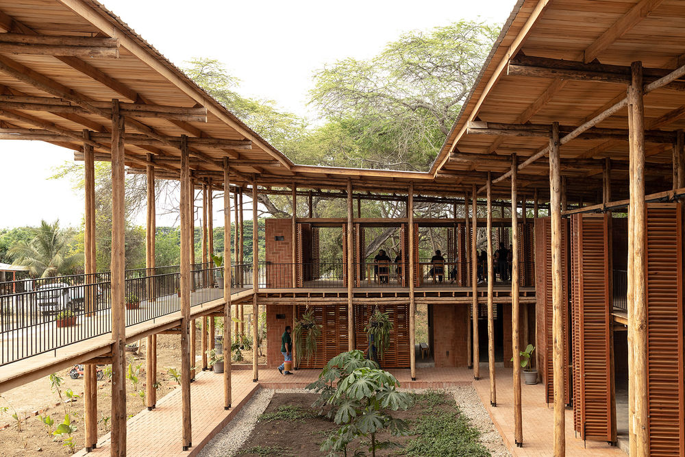 Community Productive Development Center Las Tejedoras / Natura Futura Arquitectura + Juan Carlos Bamba