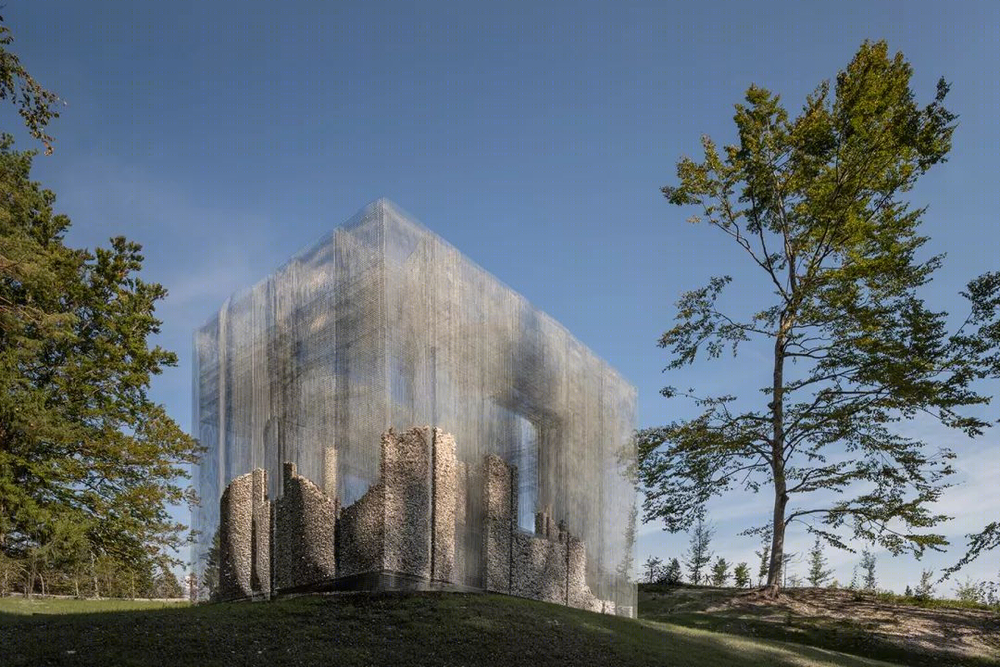 废墟中的共生之美——意大利艺术家 Edoardo Tresoldi 全新装置作品