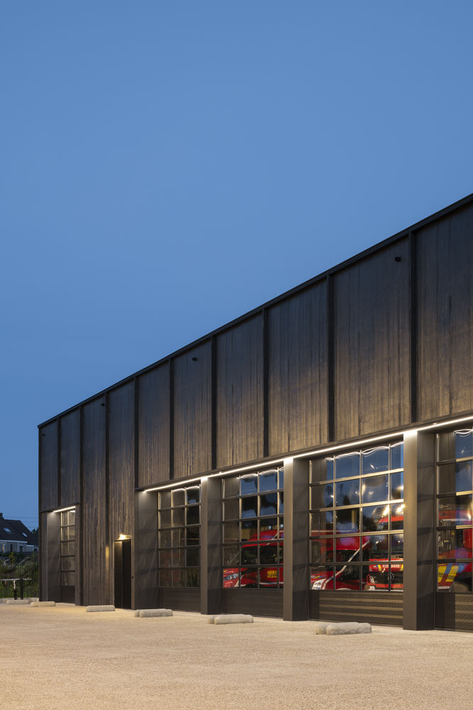 Bramier Fire Station / Bureau DBG