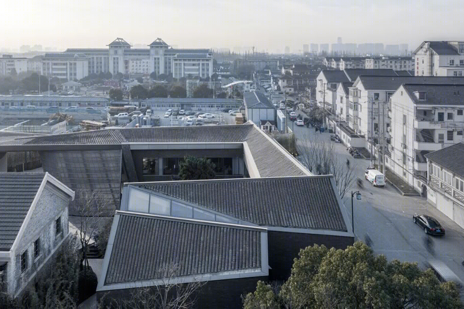苏州仁恒仓街商业展示馆 | 新旧对话的场所复兴