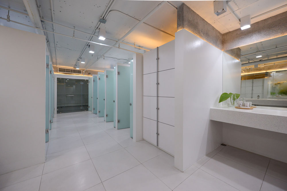 Sam Yan Gym / Looklen Architects
