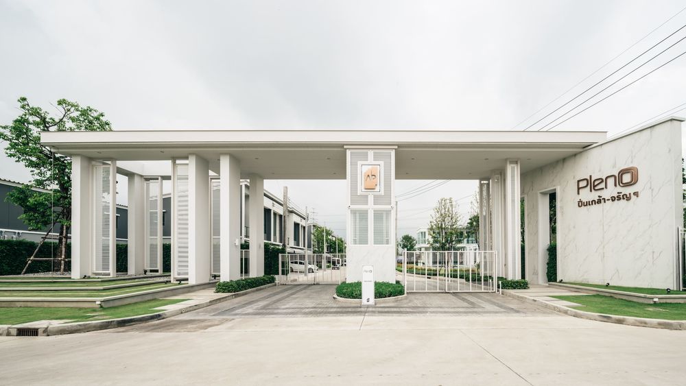 泰国 Pleno 联排别墅住宅，殖民风格景观设计