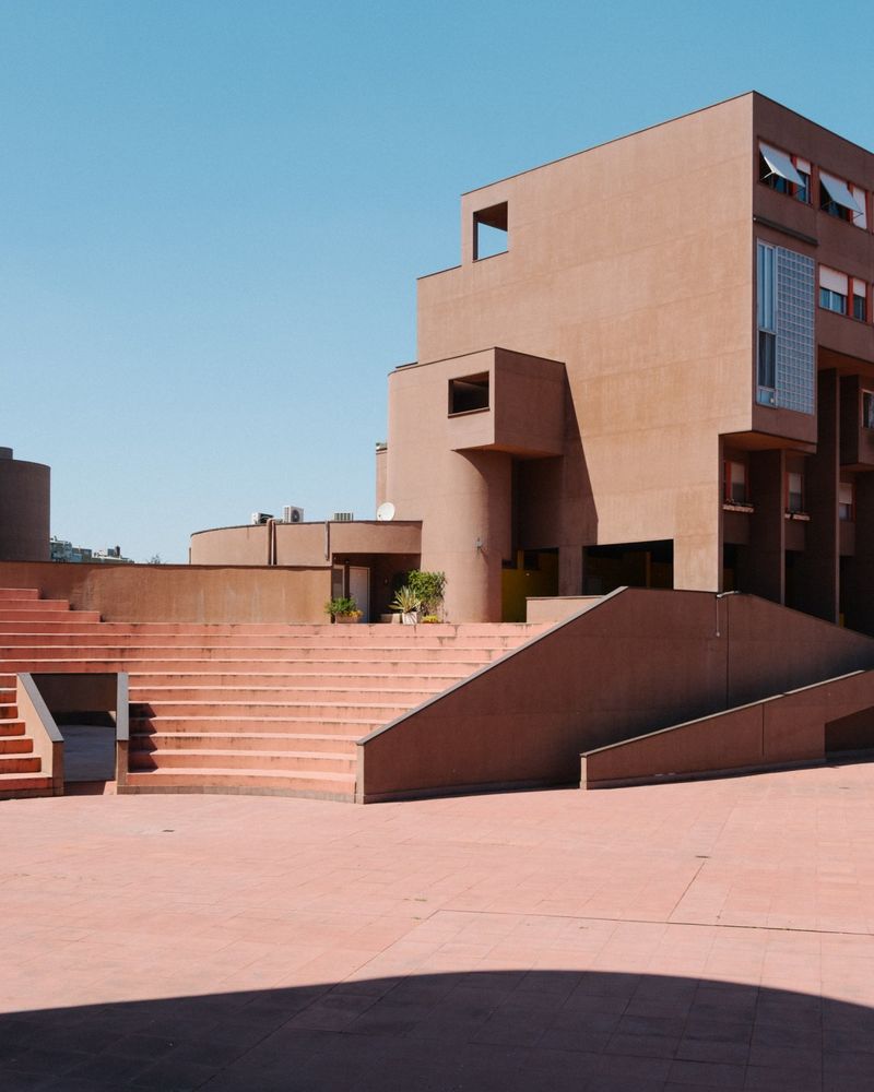 Aldo Rossi 设计的米兰 Gallaratese 社区 | 现代主义与乌托邦的完美融合