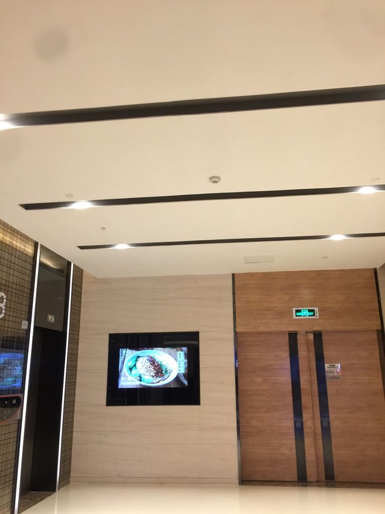 深圳观澜湖新城 现代简约风格打造舒适宜居空间