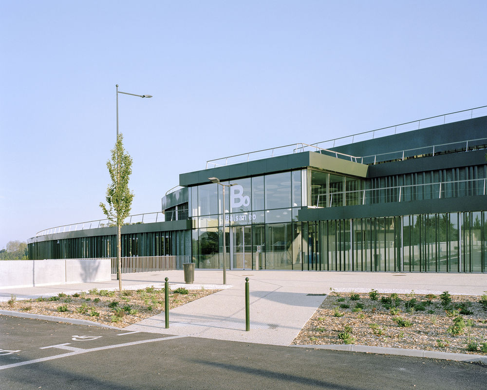 Balsaneo Aquatic Center / Mikou Studio