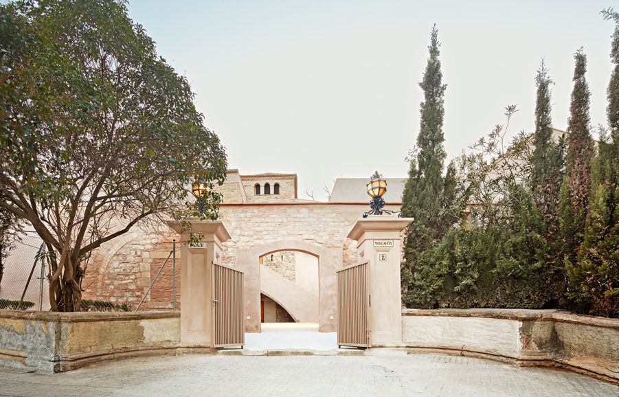 古老农舍改建而成的音乐学院 / BAMMP Arquitectes