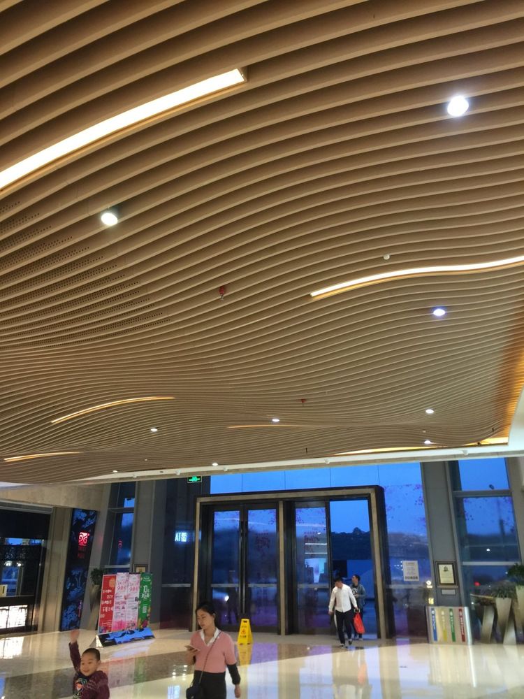 深圳观澜湖新城 现代简约风格打造舒适宜居空间