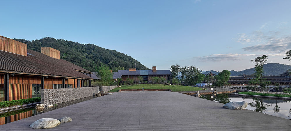 街子古镇梅驿广场与青鸾公园 | 山水画卷中的公共空间
