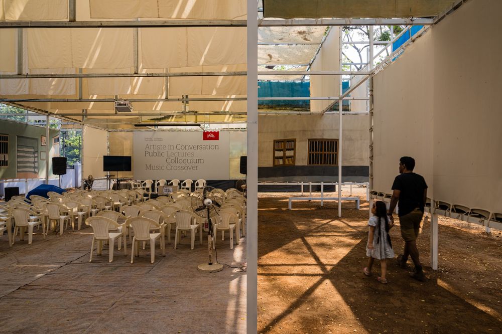 「幕后」布景画廊 | 2023 ITFOK 临时展馆 / LIJO.RENY.architects