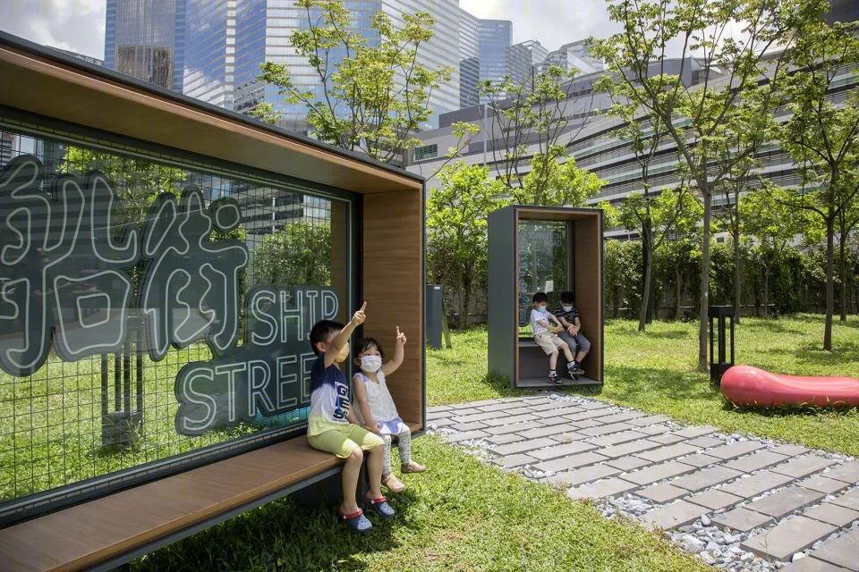 香港湾仔海滨花园"渡轮码头畔主题区"——连接城市与自然的维港长廊
