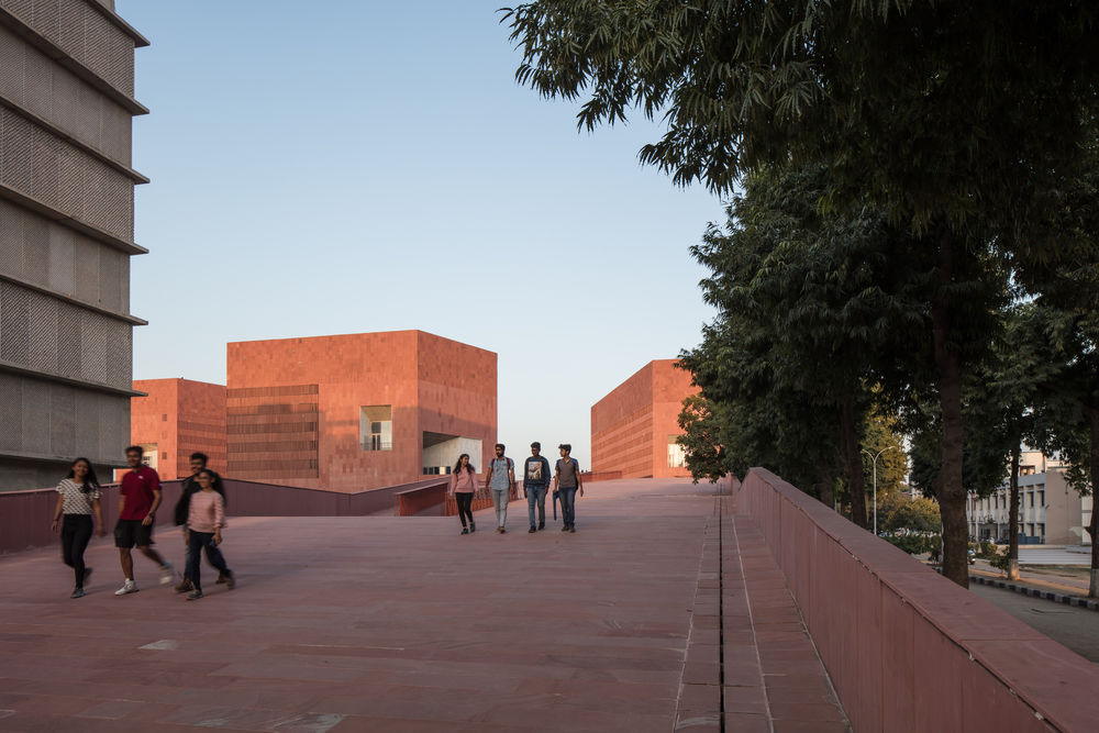 Thapar University Learning Laboratory / Mccullough Mulvin Architects + Designplus Associates Services