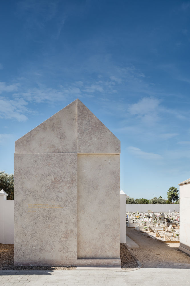 Permanence of Memory Grave / PHYD Arquitectura
