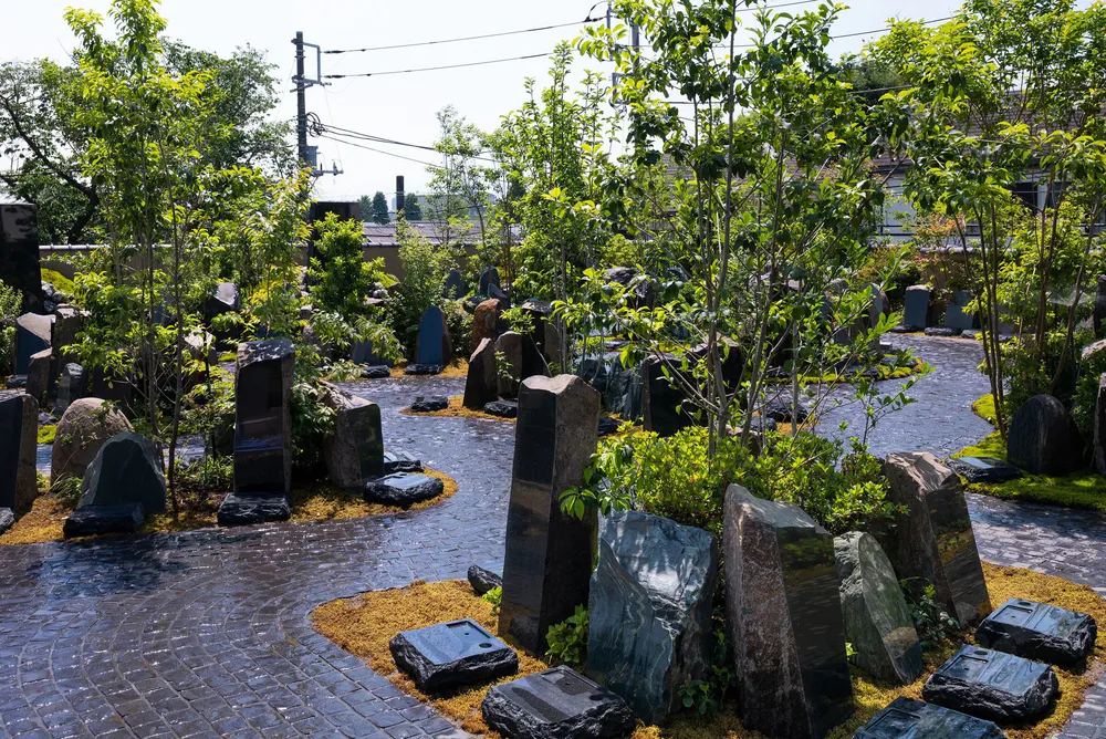 Kezouin Fuchu-shi Cemetery "Yoyo-no-niwa"