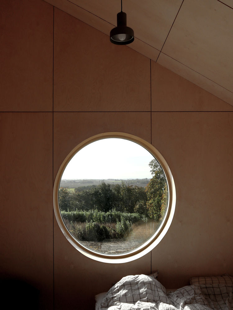 House on the Hill / Arcgency