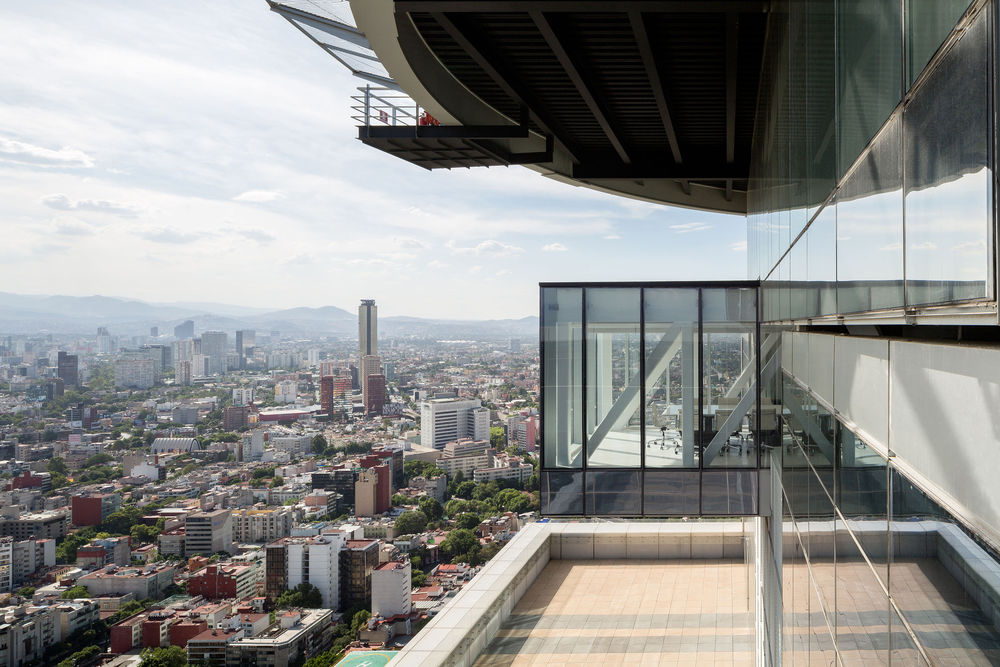 Helipad / André-Jacques Bodin, Héctor Coss Arquitectos, Tomas Janka, Undecorated