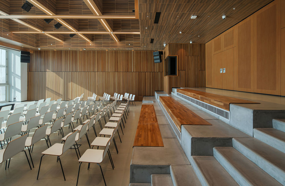IzQ Innovation Center / Ofisvesaire