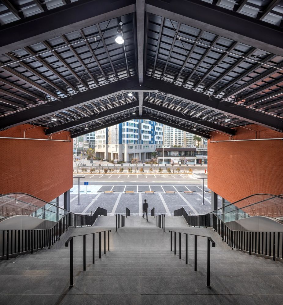 Millac 滨海市场，釜山 / LJL Architects + 2K1 Architecture，城市化与海景的完美融合