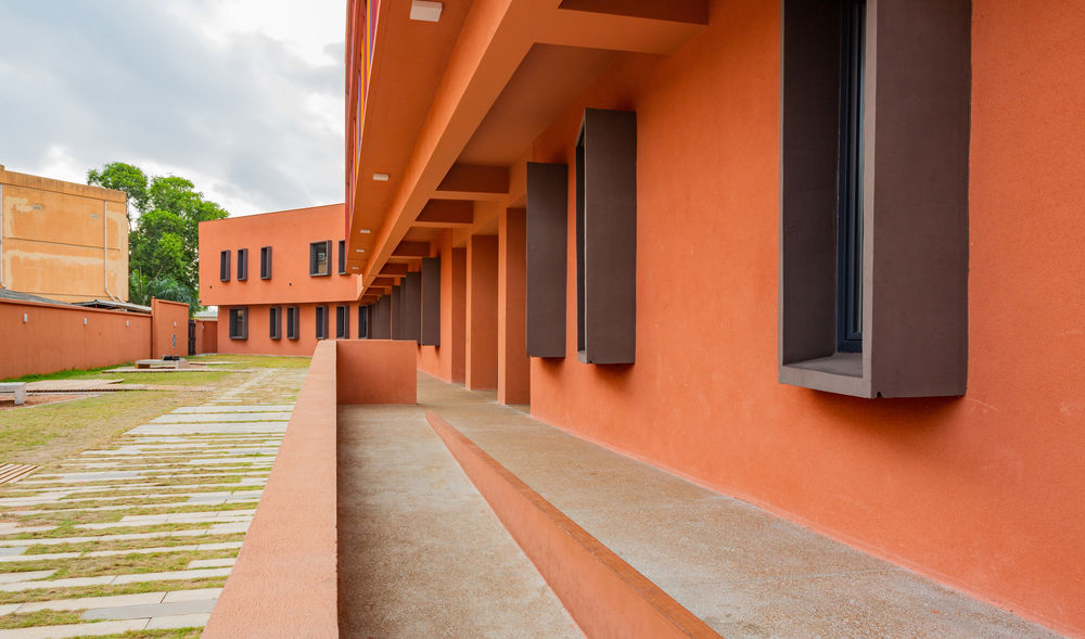 SÈMÈONE Center / COBLOC Architecture