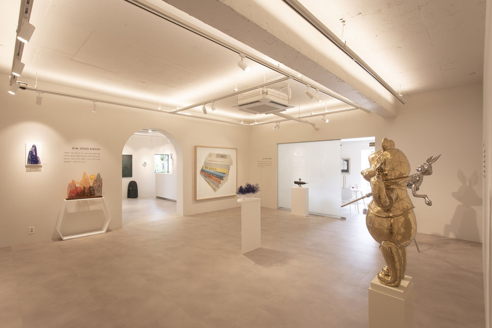 MASS Arts Plastiques Gallery / Form & Function