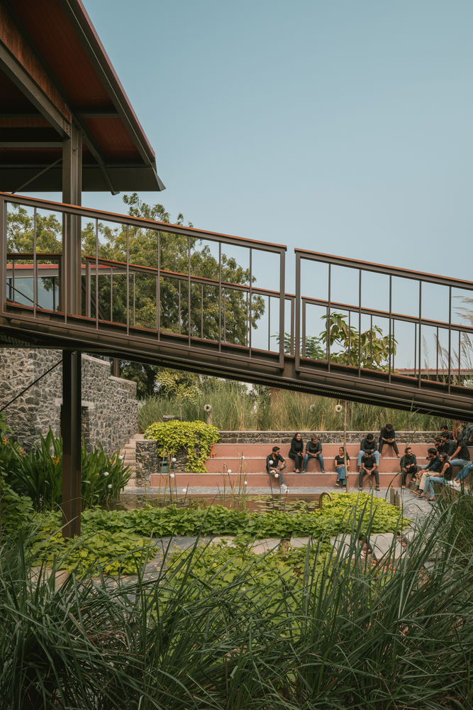Oasis Studio / Saransh