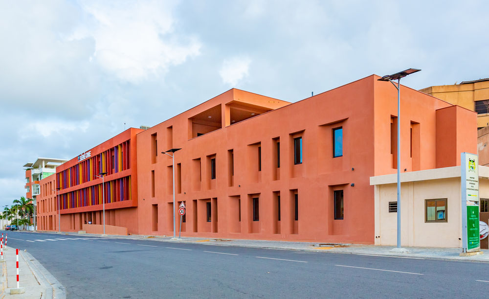 SÈMÈONE Center / COBLOC Architecture