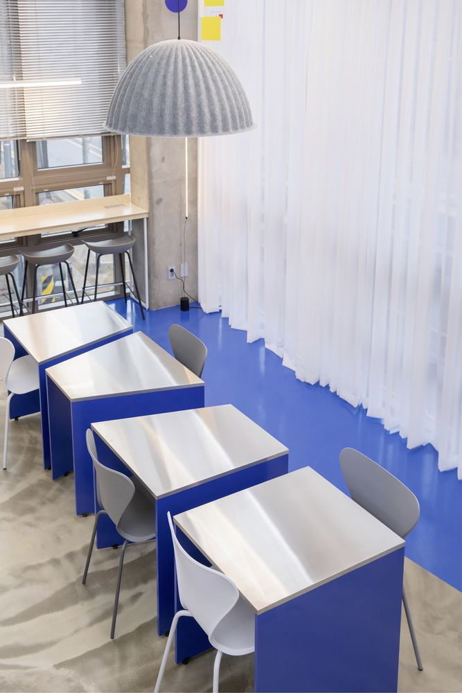 The Blue Moon Office / G/O Architecture