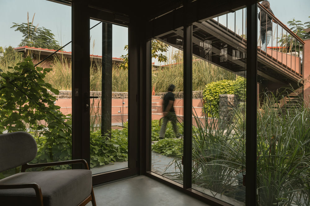 Oasis Studio / Saransh