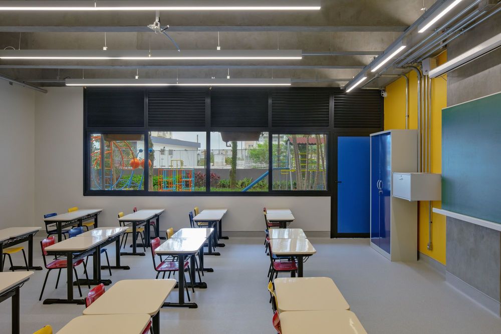 Etapa Vila Mascote School / Biselli Katchborian Arquitetos
