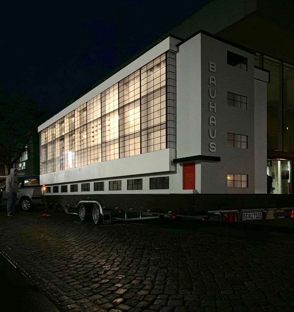 穿越百年的 Bauhaus 巴士，设计反思之旅