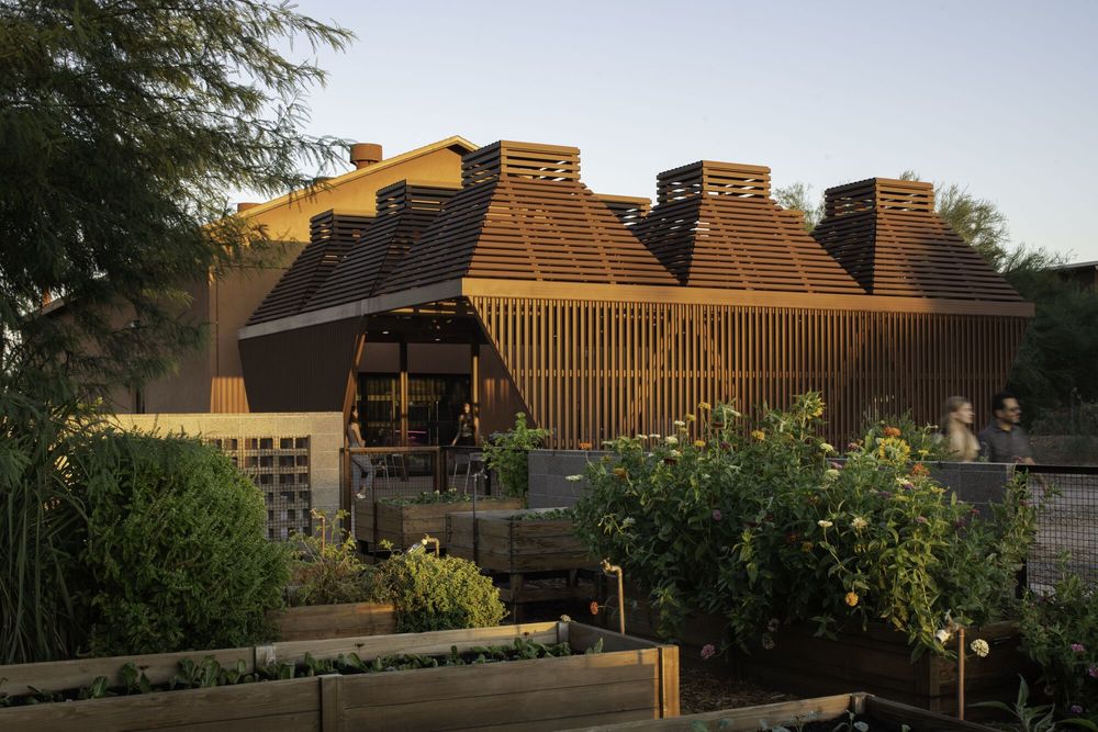 Outdoor Classroom Orange 1 / Design-Build Studio
