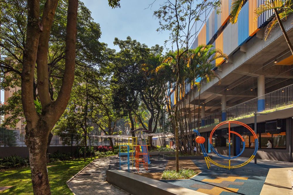 Etapa Vila Mascote School / Biselli Katchborian Arquitetos