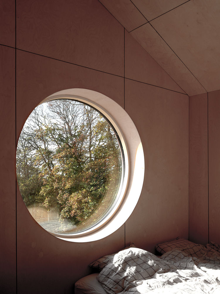 House on the Hill / Arcgency