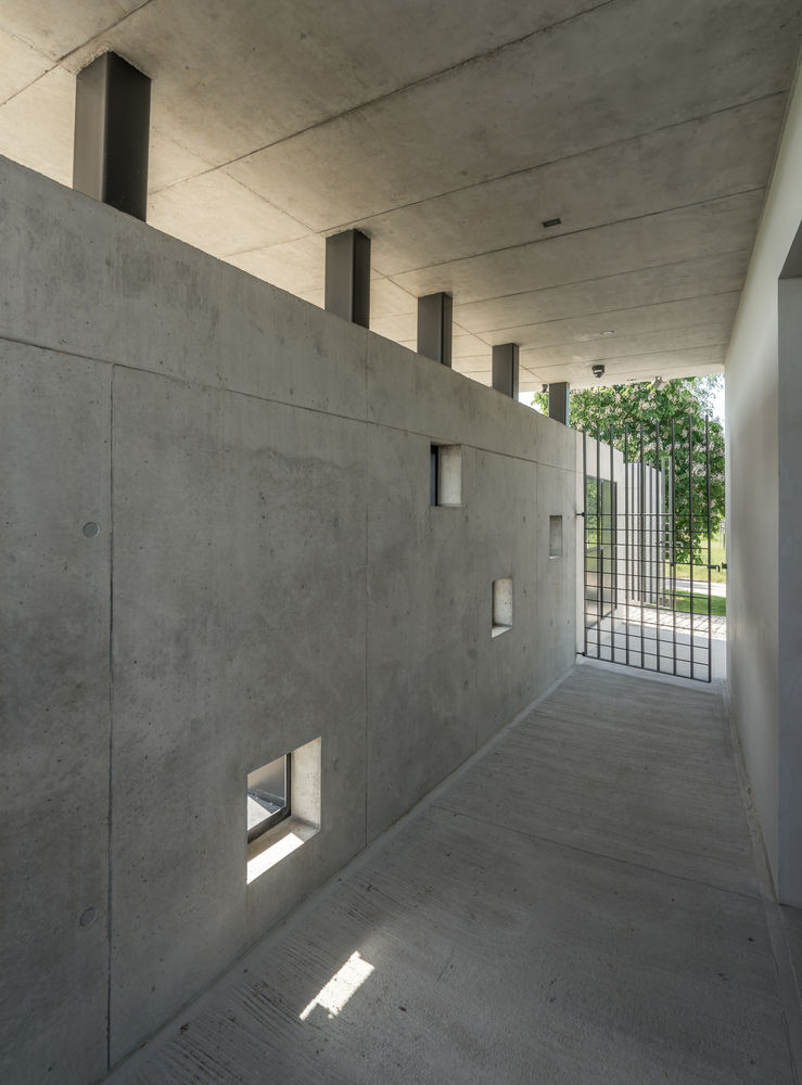 HSC Cemetery / Objektor
