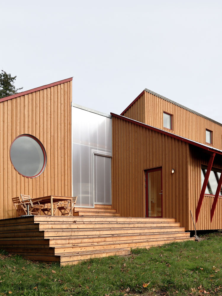 House on the Hill / Arcgency
