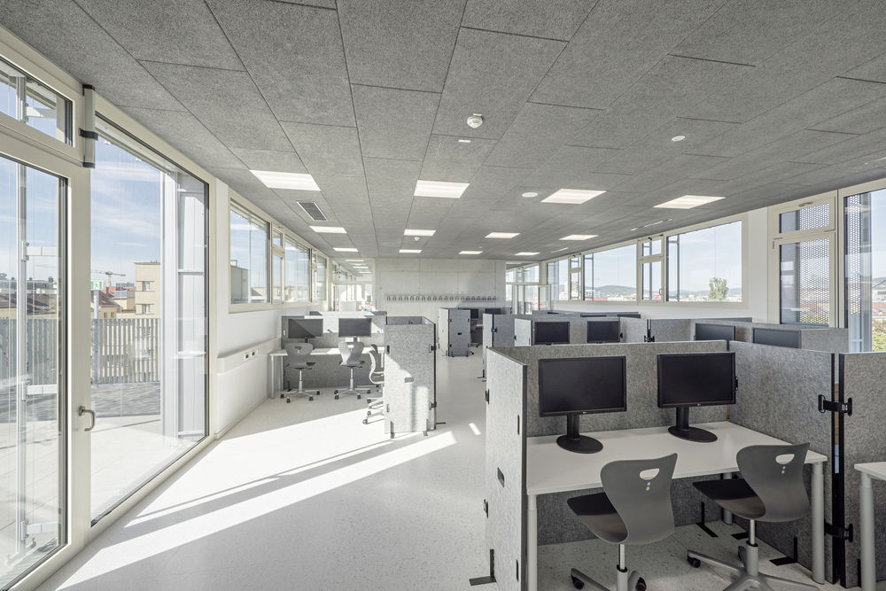 Längenfeldgasse Primary and Vocational School  / PPAG architects