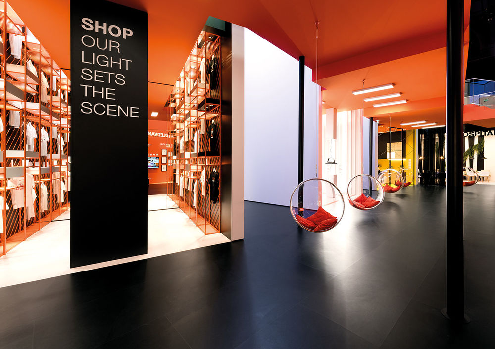 LEDVANCE 旗舰店惊艳亮相 2018 年德国 Light + Building 展，展现品牌领导力