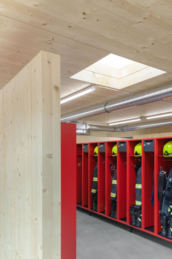 Nina Baisch, Fotografie für Architektur.丨Erweiterung Feuerwehrhaus Schlier丨德国