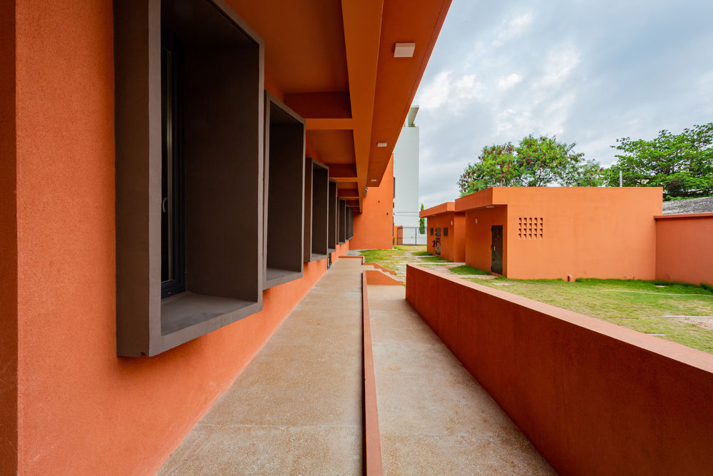 SÈMÈONE Center / COBLOC Architecture