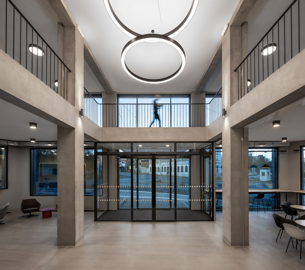 Student House Holešovice / Pavel Hnilička Architects+Planners