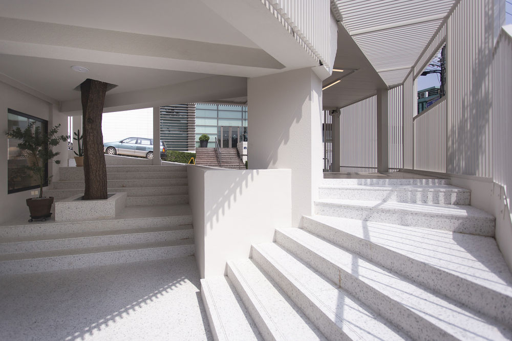 MASS Arts Plastiques Gallery / Form & Function