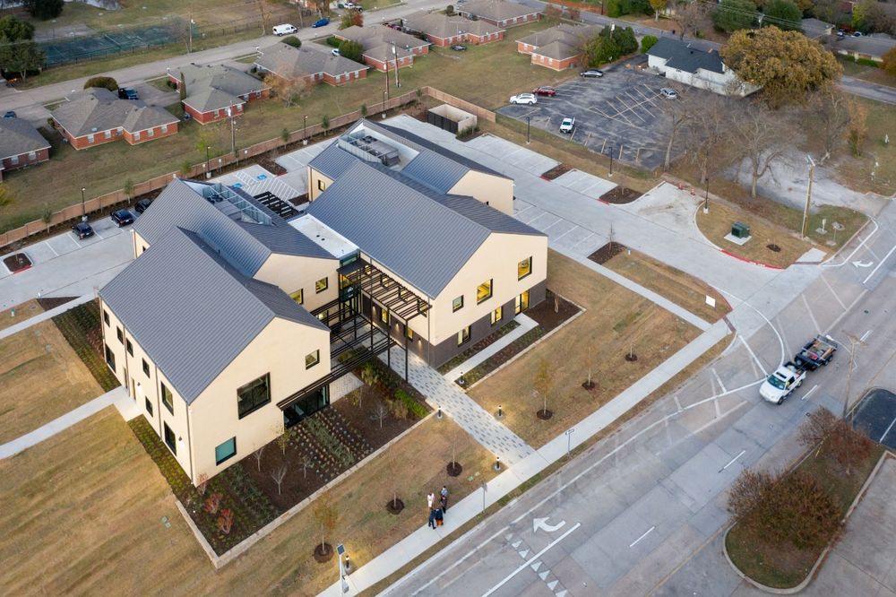 Family Health Center on Virginia / MASS Design Group
