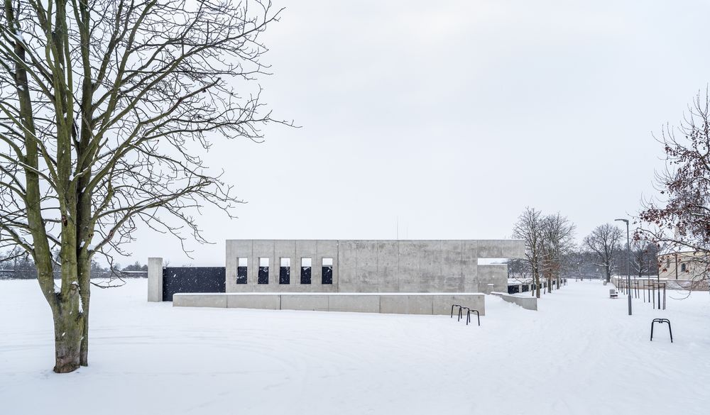 HSC Cemetery / Objektor