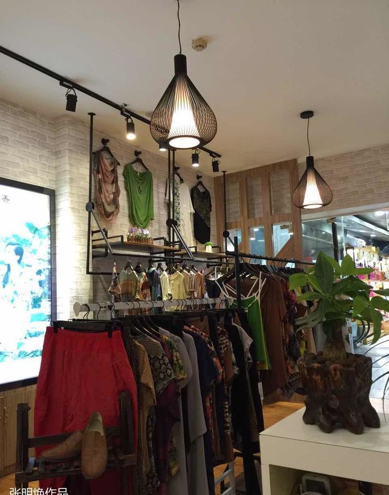 女人新天地张明焕服装店 | 现代简约风打造精致购物空间